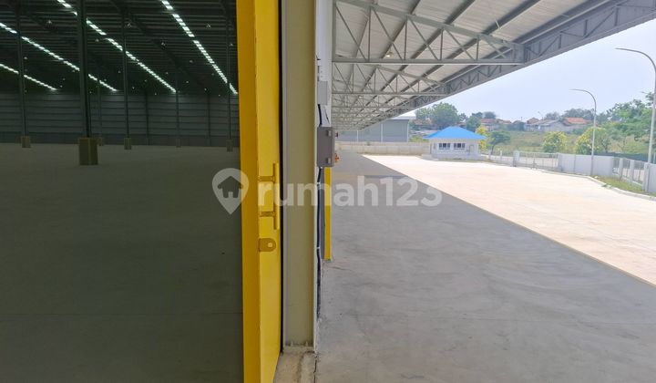 Warehouse in Delta Silicon 2 Industrial Area, Jl. Kenari I, Cicau, Cikarang Pusat, Bekasi, West Java, Indonesia, 17530, Cikarang Selatan. 13000.0 m² SHM Unfurnished. Warehouse in Delta Silicon 2 Industrial Area, Jl. Kenari I, Cicau, Cikarang Pusat, Bekasi, West Java, Indonesia, 17530, Cikarang Selatan. 13000.0 m² SHM Unfurnished.