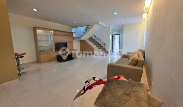 Rumah Bagus Di Setra Duta Full.furnished