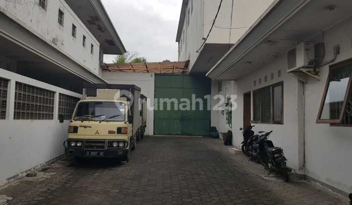 Warehouse on Jl. Suryani Dalam, Wr. Muncang, Bandung Kulon District, Bandung City, West Java, Sudirman 2300.0 m² Unfurnished SHM Warehouse on Jl. Suryani Dalam, Wr. Muncang, Bandung Kulon District, Bandung City, West Java, Sudirman 2300.0 m² Unfurnished SHM