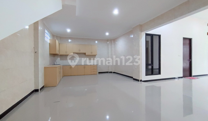 Rumah Baru Taman Kopo.indah 5 Bagus