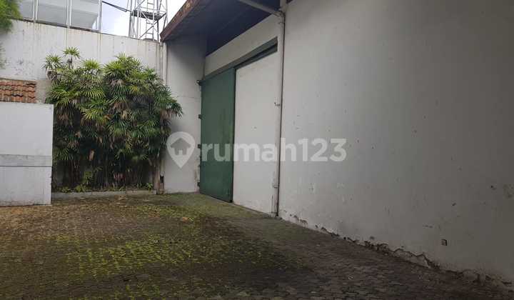 Warehouse on Jl. Suryani Dalam, Wr. Muncang, Bandung Kulon District, Bandung City, West Java, Sudirman 2300.0 m² Unfurnished SHM Warehouse on Jl. Suryani Dalam, Wr. Muncang, Bandung Kulon District, Bandung City, West Java, Sudirman 2300.0 m² Unfurnished SHM