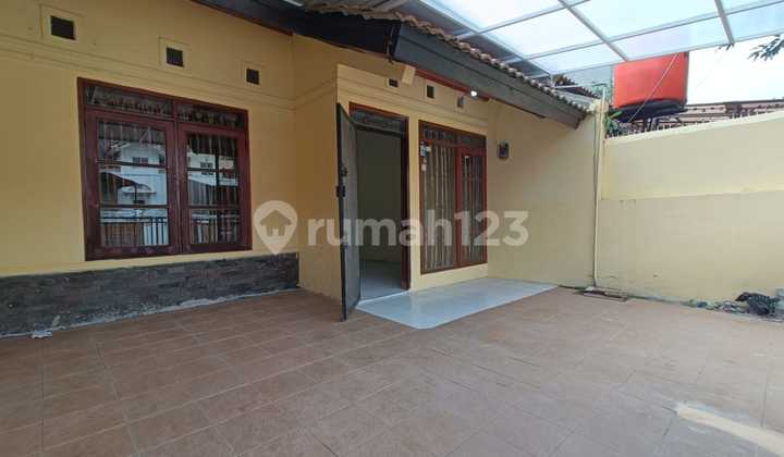 Hadap. Barat Termurah Siap Huni Rumah di Taman Kopo Indah Hadap. Barat Termurah Siap Huni Rumah di Taman Kopo Indah