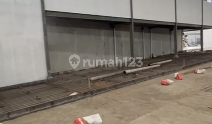 New Warehouse 2900.0 M² in Moch Toha SHM Unfurnished