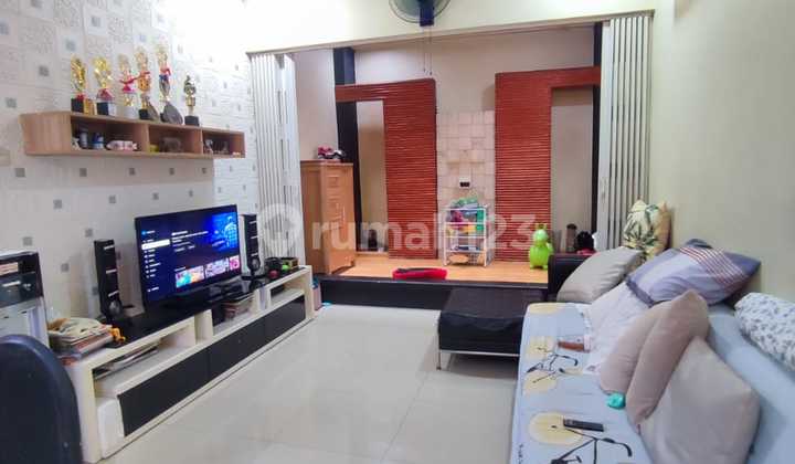 Nice House for Rent in Kelapa Gading, Strategic Location Near LRT, Suitable for Business