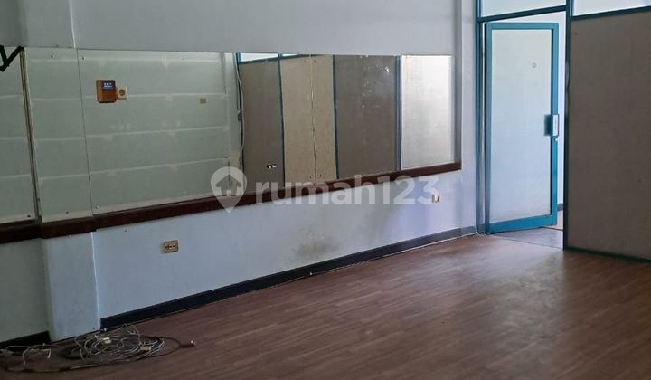 Nice 2-Storey Shophouse in Kelapa Gading 72 m² HGB