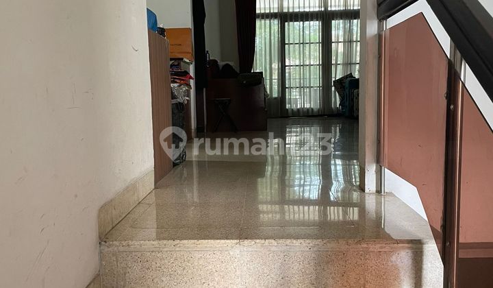 Rumah Di Kebayoran Baru Bagus Shm Hadap Utara 2 Lantai Dalam Komplek Perumahan Elit.