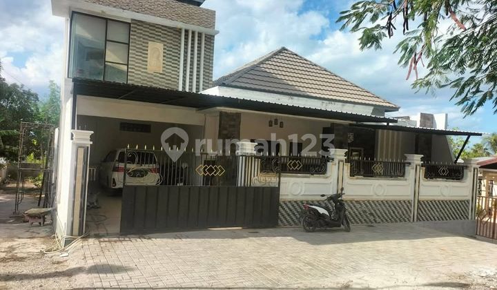 FOR SALE HOUSE AND BOARDING HOUSE STRATEGIC LOCATION IN OESAPA BAREAST AREA KUPANG CITY NTT