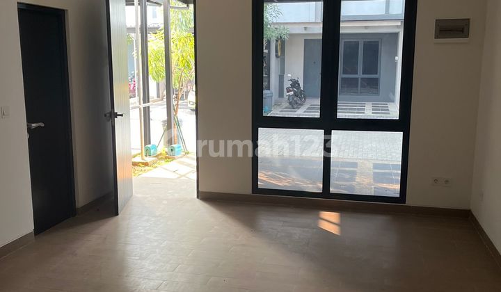 For Rent: Soho Concept Shop House in Latinos Business District