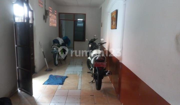 Ready-to-Occupy Boarding House Fully Furnished Near STAN Campus in Bintaro 2