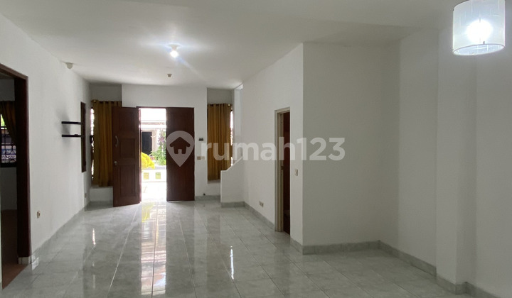 Dijual Rumah di Perumahan Bukit Chedi, Lippo Karawaci 8x17