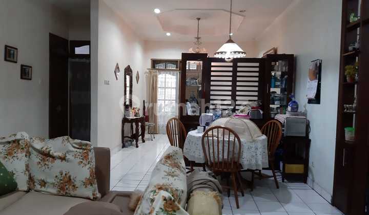 East-Facing House with Front Garden and Backyard in South Jakarta East-Facing House with Front Garden and Backyard in South Jakarta