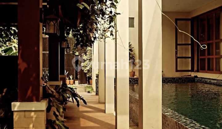 Rumah dengan Kitchen Indoor dan Outdoor di Pasar Minggu, Jaksel 2