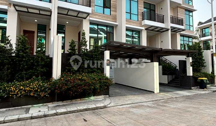 Gated and Fully Secure 3-Storey Building House in Pondok Indah