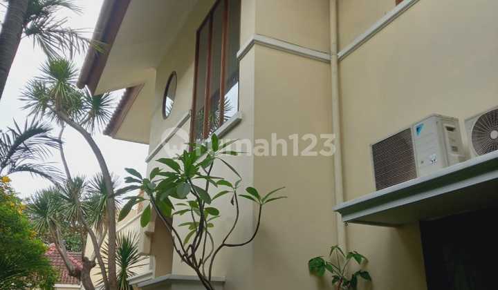 Rumah Bagus Semi Furnished Bebas Banjir di Kemang Selatan Jaksel 2