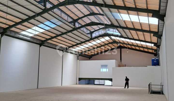 Disewakan Gudang Baru Laksana teluk Naga LB 1100 m2 Disewakan Gudang Baru Laksana teluk Naga LB 1100 m2