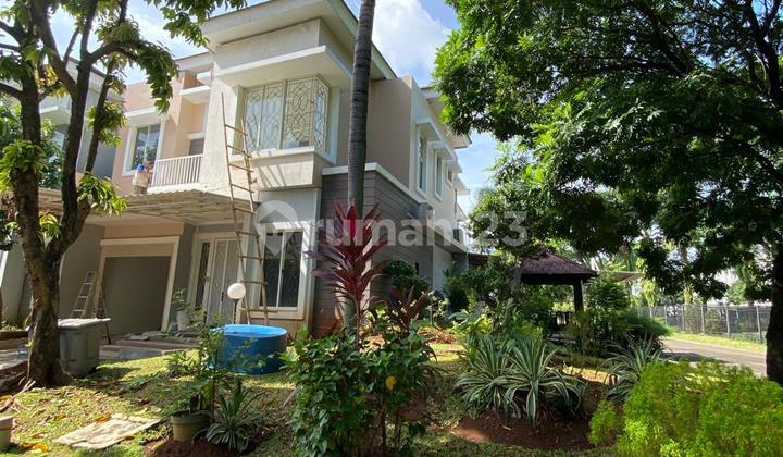House Position Hook and Gazebo Semi Furnished, Gading Serpong 2