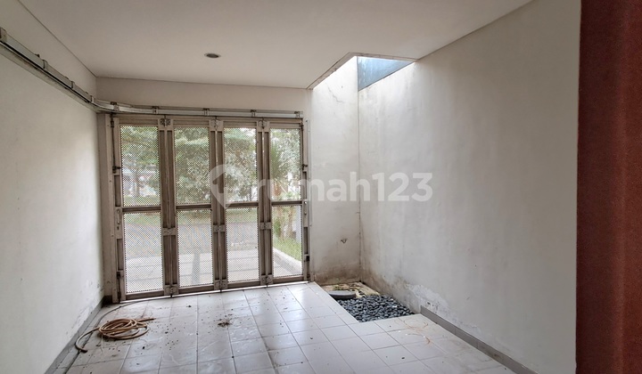 Rumah Luas 2 Lantai Hadap Utara SHM Dekat Pusat Perbelanjaan BSD