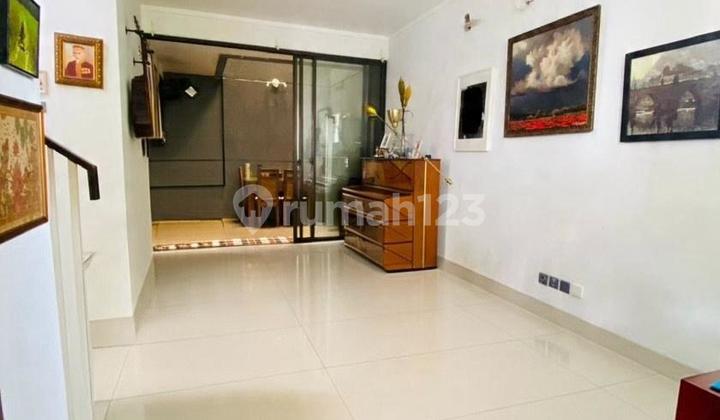 Rumah Minimalis Unfurnished 2 Lantai Siap Huni di Bintaro Tangsel