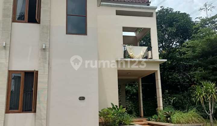 Nice Corner House in a Serene Environment, Good Condition in Bintaro Sector 9.