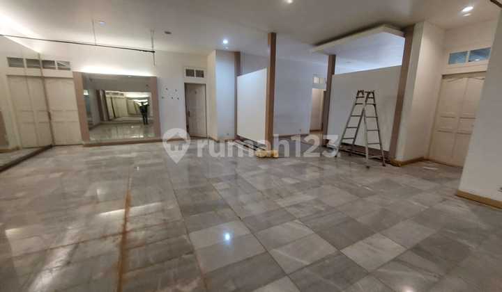 Rumah Bagus Unfurnished SHM di Pondok Indah, Jakarta Selatan