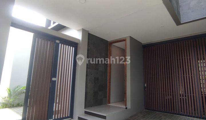 Rumah Modern Industrial Di Pondok Indah Jakarta Selatan 2