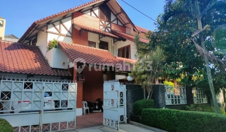 Turun Harga Rumah Elite Posisi Hook Cocok untuk Hunian dan Office di Pondok Indah