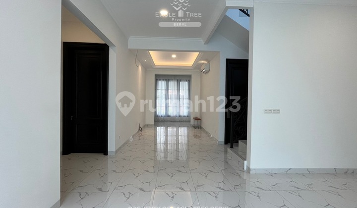 Rumah Bagus American Classic 2 Lantai di Sektor 5 Bintaro 2