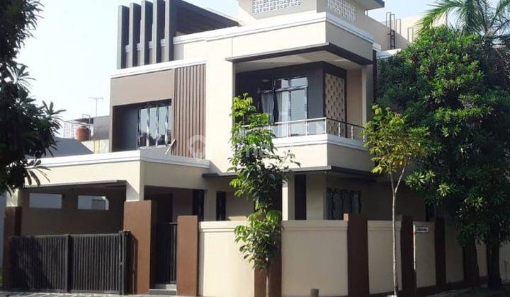 Rumah Bagus Full Furnished Ada Rooftop di Bsd Tangerang Selatan 1