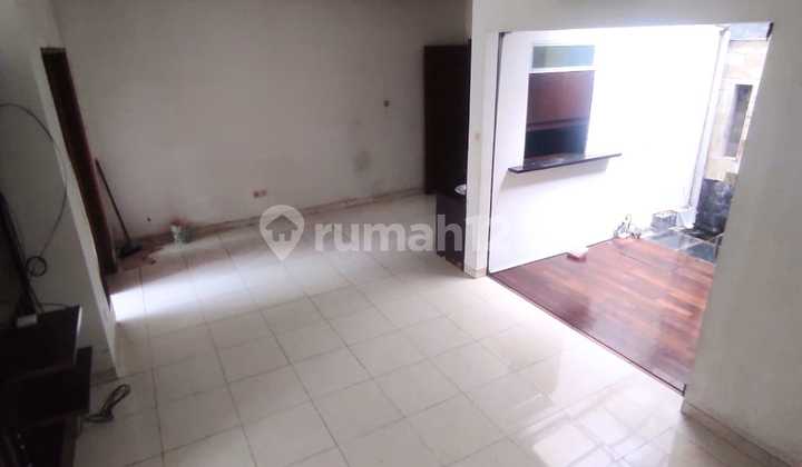 Beautiful Home, Strategic Location, Ready to Occupied in Emerald Cluster Bintaro Jaya Sector 9. 2