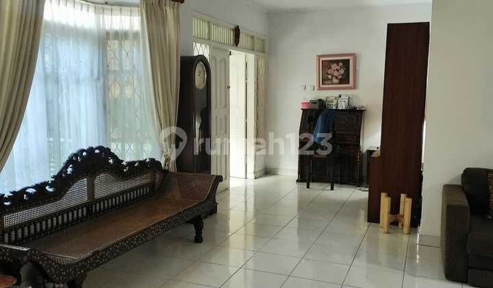 Rumah Lama 2,5 Lantai Terawat di Bintaro Sektor 5 Tangsel 2