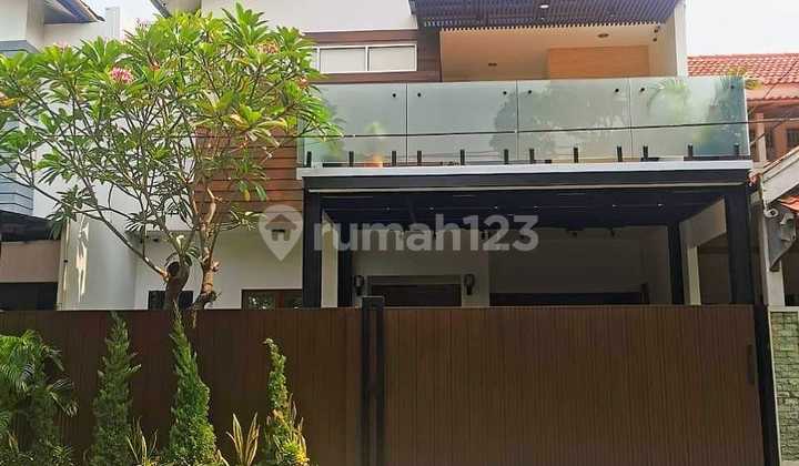 Rumah Cantik 3 Lantai Industrial Tropis Kolam Renang Di Sektor 9 Bintaro Jaya Rumah Cantik 3 Lantai Industrial Tropis Kolam Renang Di Sektor 9 Bintaro Jaya