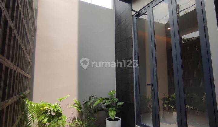 Rumah Modern Industrial Di Pondok Indah Jakarta Selatan 2