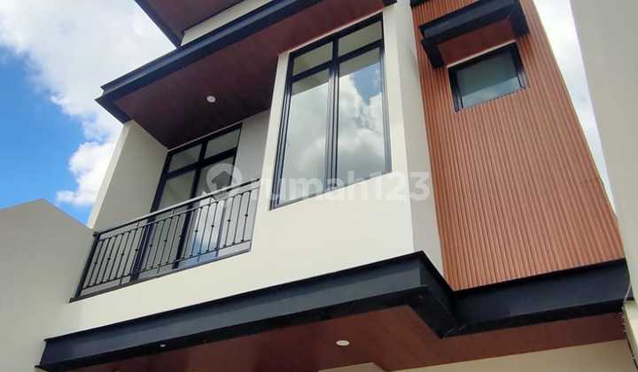 Rumah Bagus 2 Lantai di Kencana Loka BSD Tangerang Selatan 2