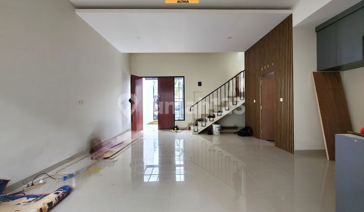 Nice House Unfurnished SHM Graha Raya, Tangerang 2