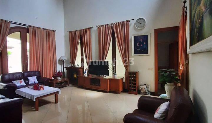 Rumah Lama Terawat 2 Lantai di Serpong Tangerang Selatan 2