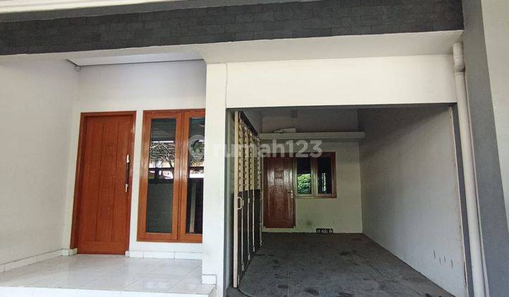 Rumah 2 Lantai Semi Furnished Siap Huni di Villa Melati Mas 2