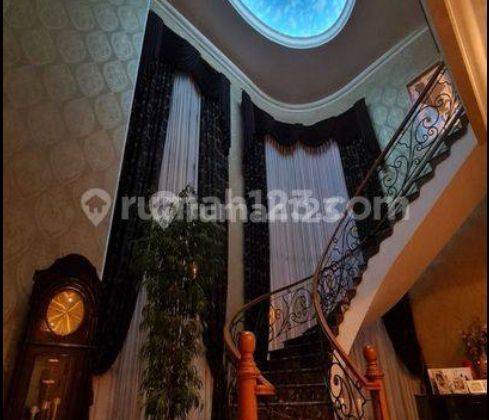 Dijual Cepat Rumah Mewah Classic di Hoek Taman Resort Mediterania, Pik 1 1