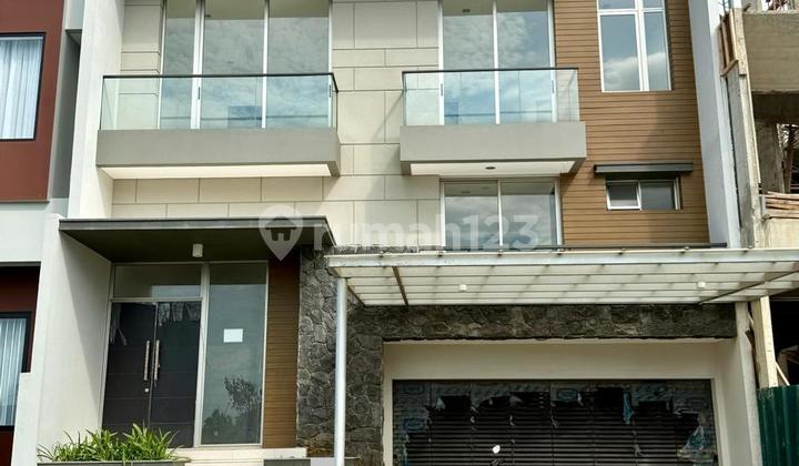 For Rent: Rare Beach House at Bukit Villa PIK 2, 10x30 M2, 4+1 Bedrooms, 5+1 Bathrooms, Only 270 Million Per Year