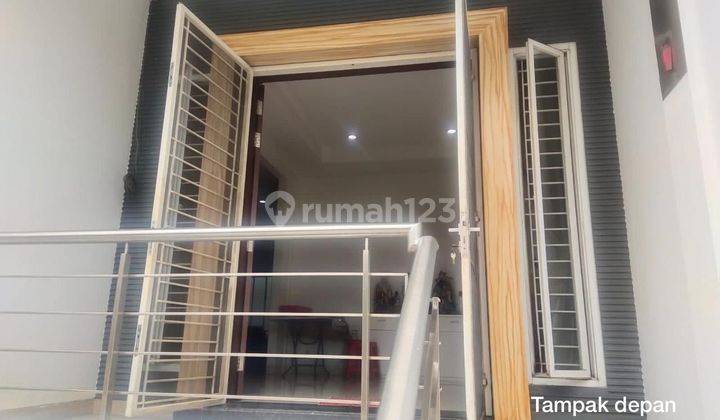 Dijual Rumah 3,5 Lantai di Pluit Timur 10x20 m2, Semi Furnished dan Hadap Selatan! 2