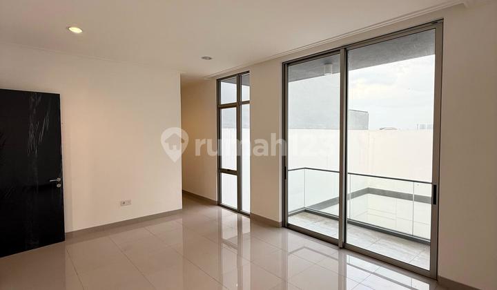 Disewakan Rumah Pantai Bukit Villa Pik 2 Jarang Ada 10x30 M2, Kamar Tidur 4+1, Kamar Mandi 5+1, Hanya 270 Jt Per Tahun 2