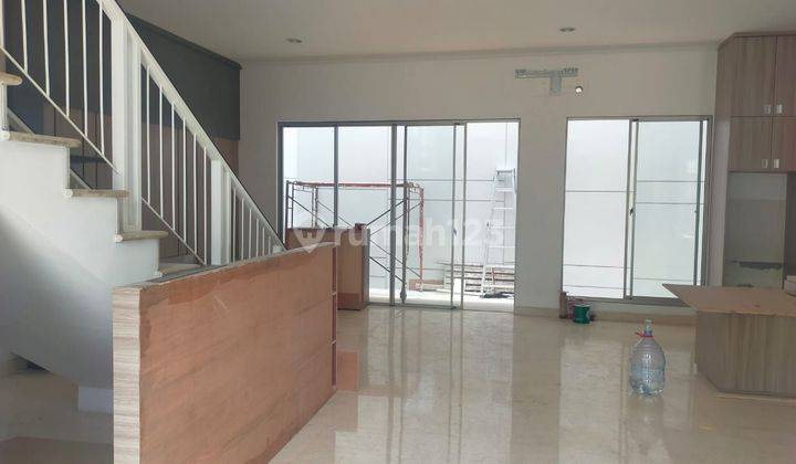 Dijual Rumah Full Furnished + Interior, Ukuran 10x15 M2 Di Golf Island, Pik 2