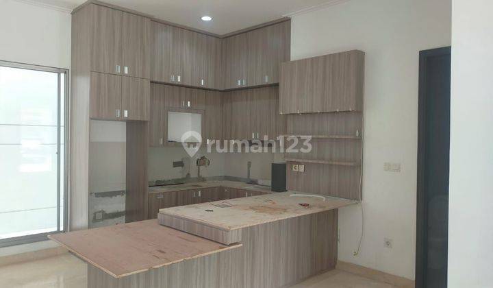 Dijual Rumah Full Furnished + Interior, Ukuran 10x15 M2 Di Golf Island, Pik 2