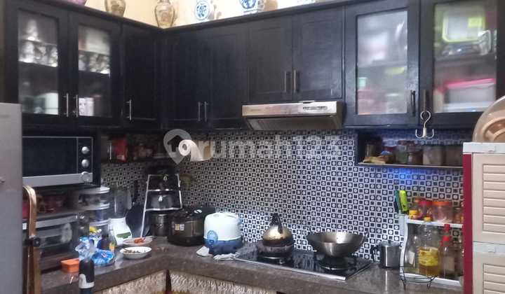 Dijual Rumah Hoek di Cluster Aralia Harapan Indah Bekasi 2