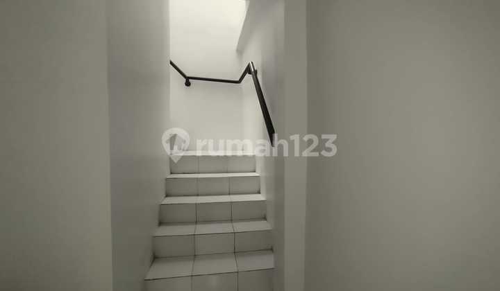 Newly Renovated House Ready for Occupancy in Bulevard Hijau for Sale 2