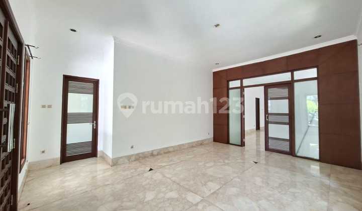 Disewakan Rumah Siap Huni di Menteng Jakarta Pusat Disewakan Rumah Siap Huni di Menteng Jakarta Pusat