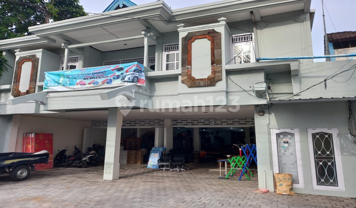 (J28) SUPER SRATEGJS SHOP IN FRONT OF TRANS STUDI MALL JALAN IMAMBONJOL 2