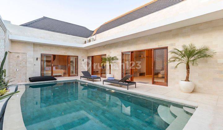 (DW) TROPICAL FREEHOLD VILLA IN CENTRAL CANGGU 1