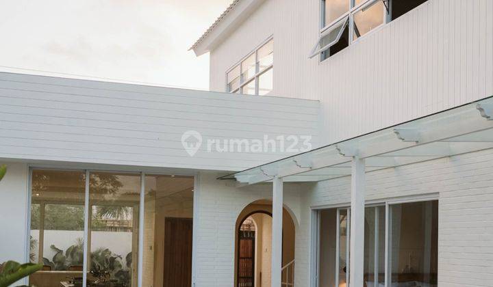 (D25) BRAND NEW MODERN COASTAL VILLA IN UNGASAN  1