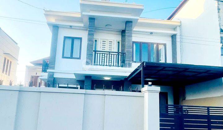 (J85) RUMAH MODERN TENGAH KOTA DI RENON 3 KAMAR TIDUR 