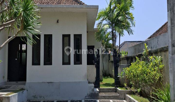 (An) House in Pecatu Graha One Gate System Complex 1